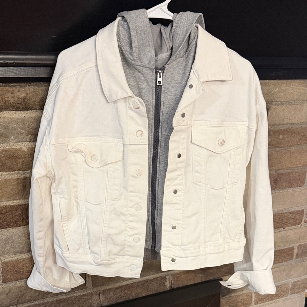 Athleta runners White Denim/ Gray Hoodie vest attachment - women’s size medium